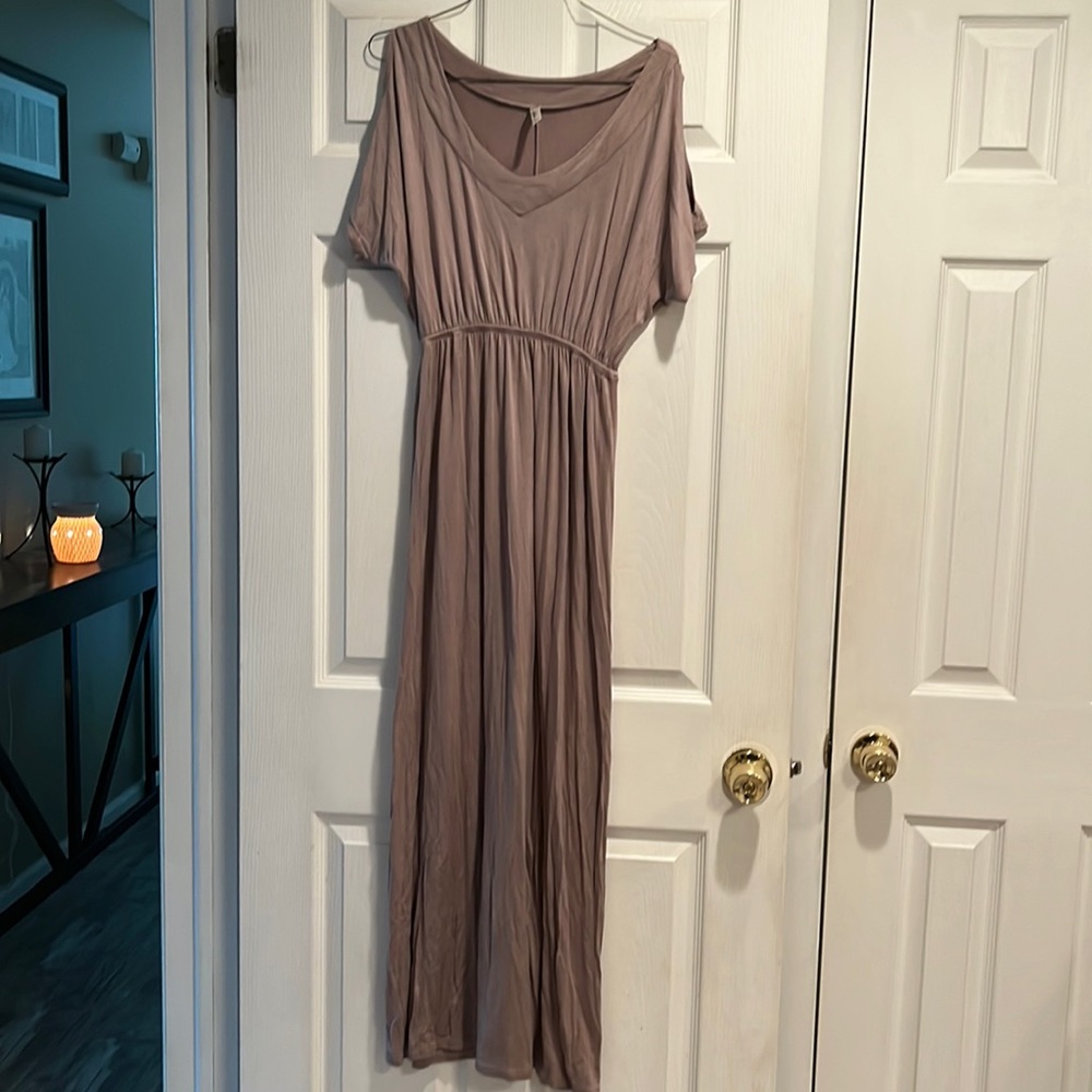 Cold shoulder taupe maxi dress